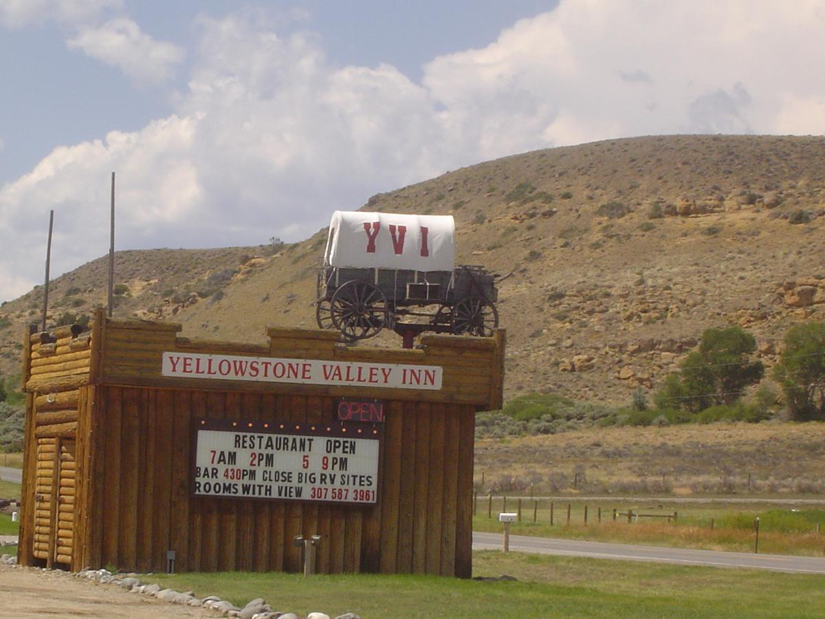 Yellowstone Valley Inn Wapiti Buitenkant foto